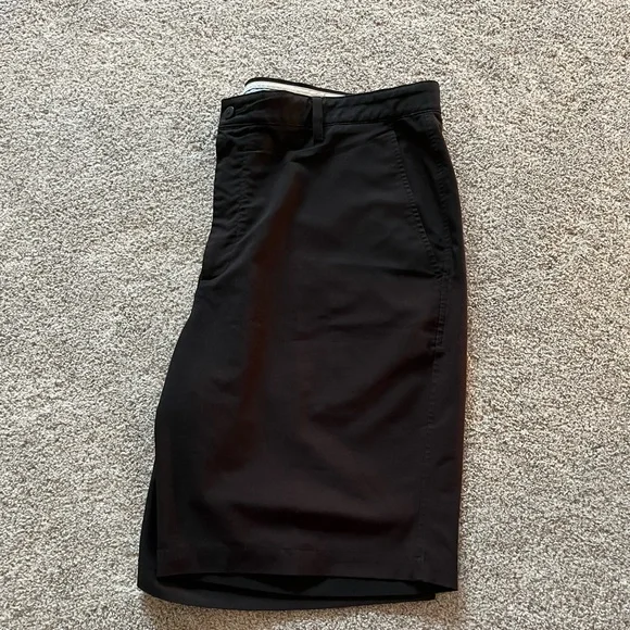 Men’s FootJoy lightweight golf shorts - Picture 3 of 3